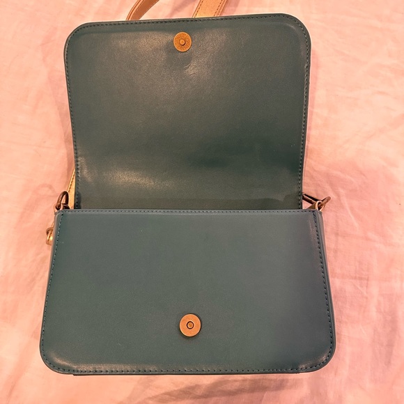 Harry Potter Hogwarts Castle Loungefly Purse - excellent condition - Picture 6 of 8